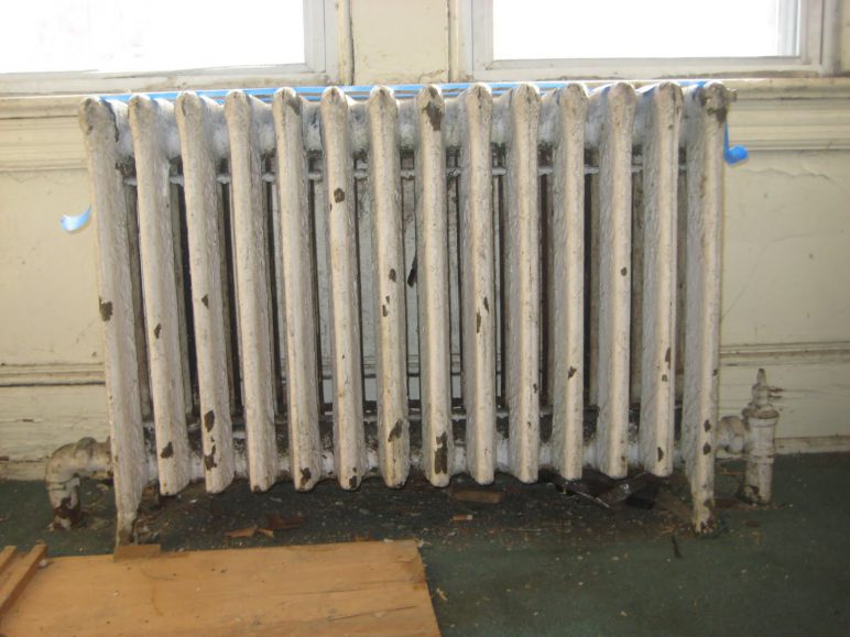 Los radiadores no dan más calor si cambias la caldera.